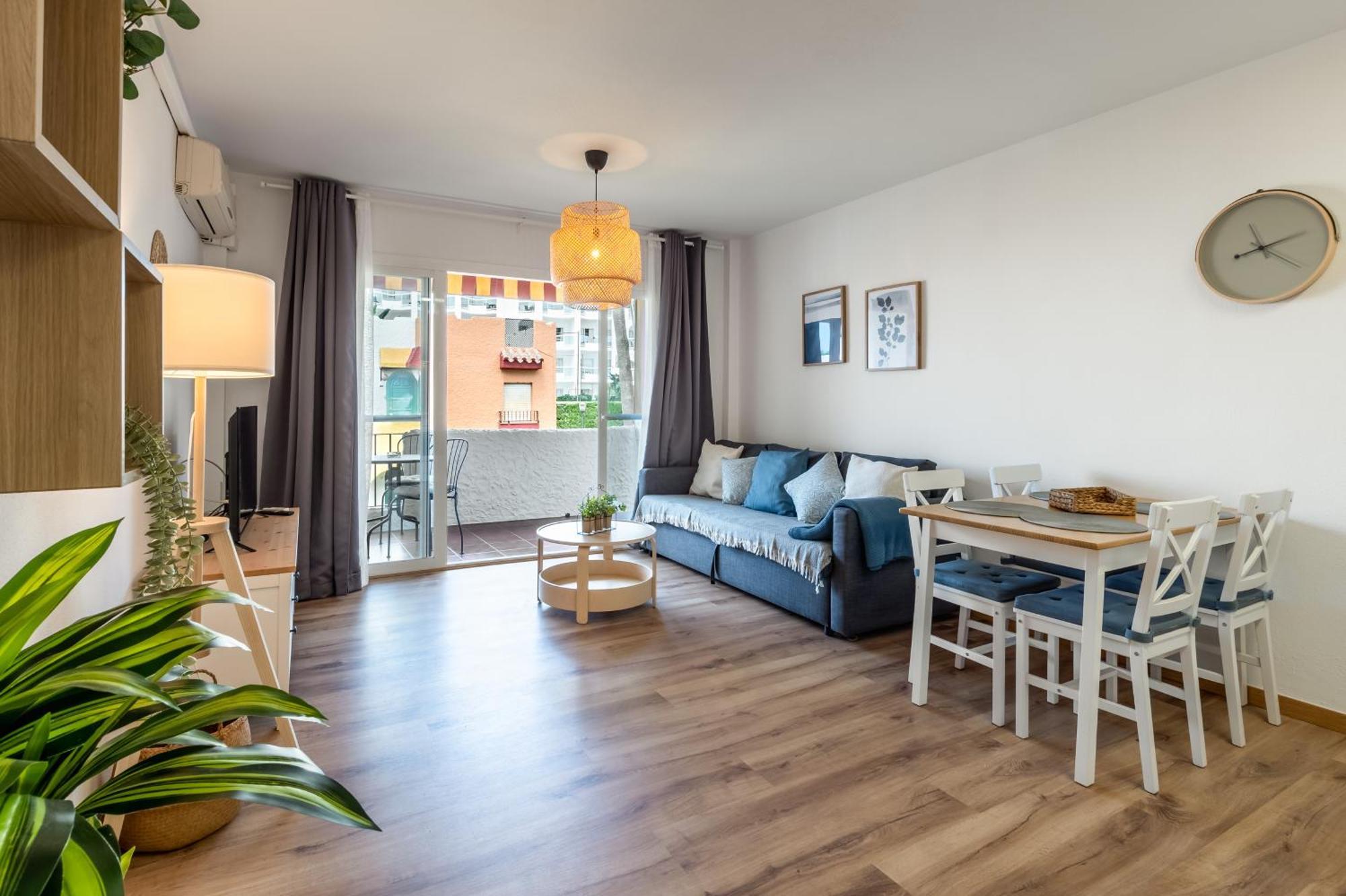 Renovated Apartment On Beachside With Pool Nerja Zewnętrze zdjęcie