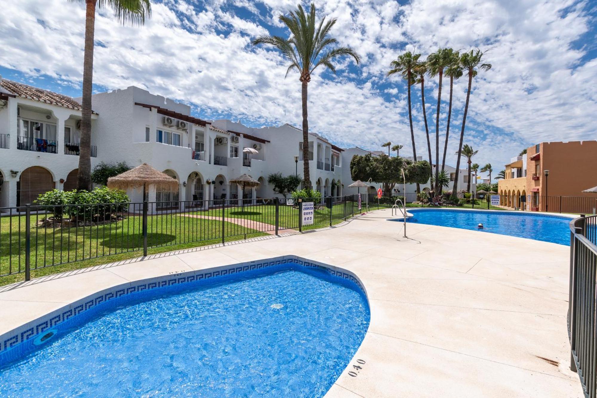 Renovated Apartment On Beachside With Pool Nerja Zewnętrze zdjęcie