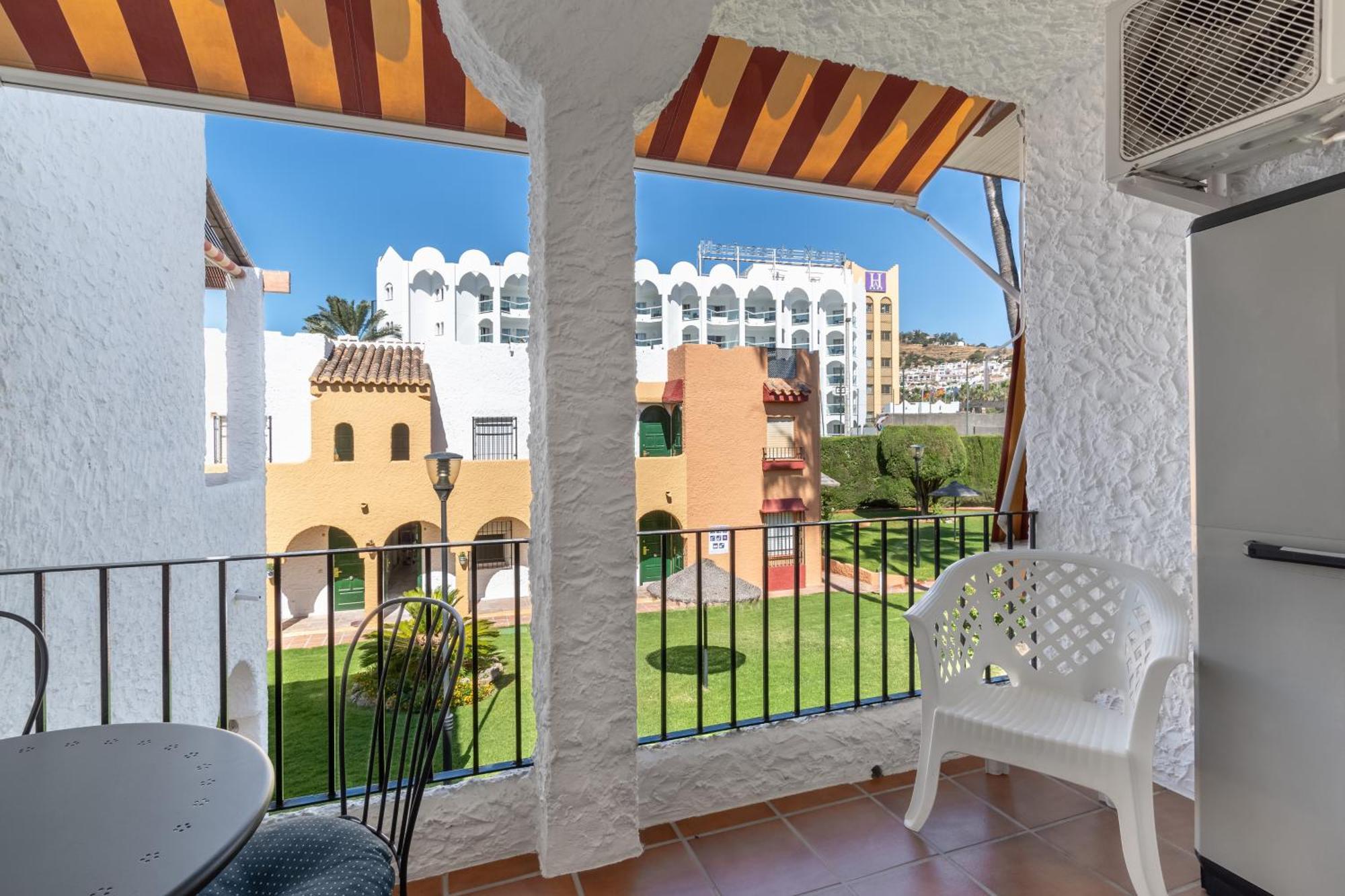 Renovated Apartment On Beachside With Pool Nerja Zewnętrze zdjęcie